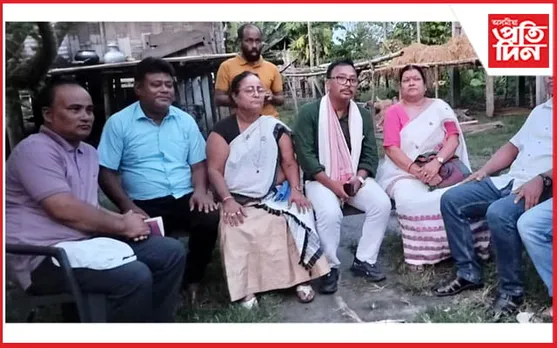 ঢকুৱাখনা কংগ্ৰেছৰ সহযোগত ঘৰে ঘৰে সোমাইছে প্ৰাৰ্থীত্ব প্ৰত্যাশী ডঃ সুৰজিত দলে